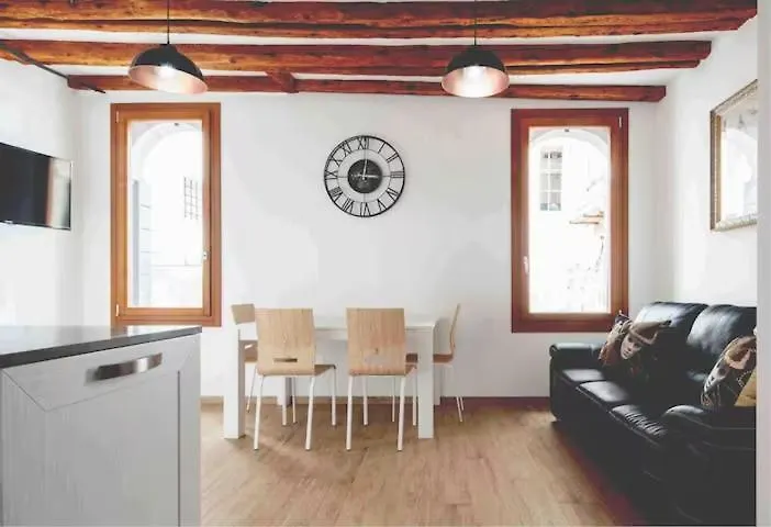 Apartment Appartamento Giglio Venice